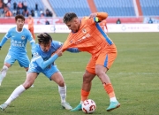 比赛中球队防守结构稳固，守住胜局