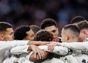 皇家马德里球员团结拼搏，取胜比赛