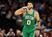 塔图姆复出首战，湖人状态火爆，狂砍50分成为焦点！