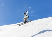 浓眉哥焦点对战，库里与60激战瑞士队分钟，大比分获胜胜负难料！全场沸腾不已