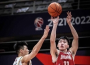 包含篮球比赛风生水起，球员们表现出色的词条